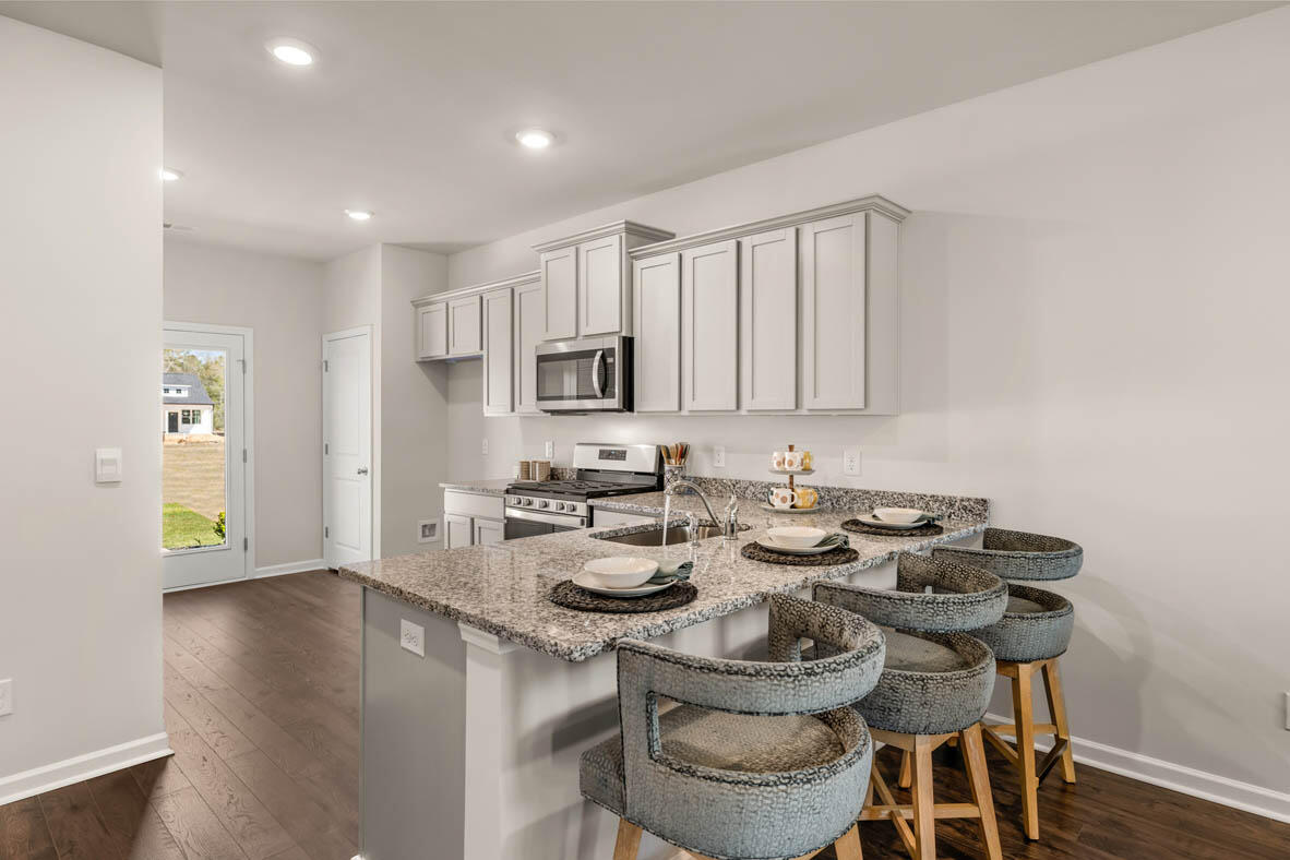 843 Feldspar Manor