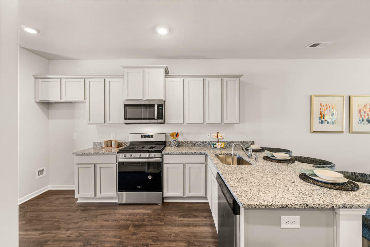 843 Feldspar Manor