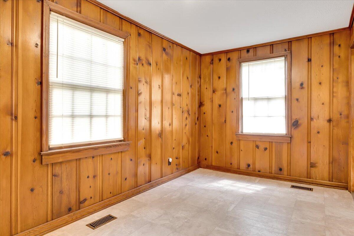 256 Williamsburg Street NE