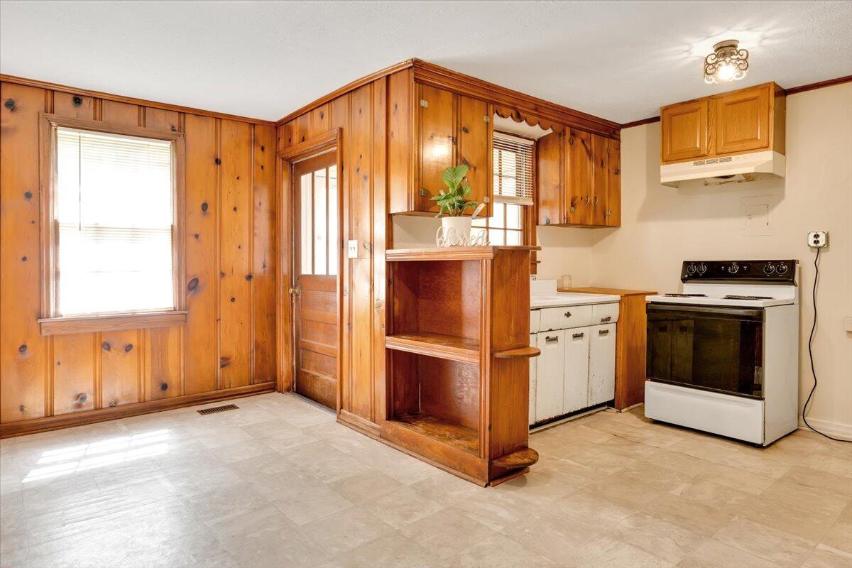 256 Williamsburg Street NE