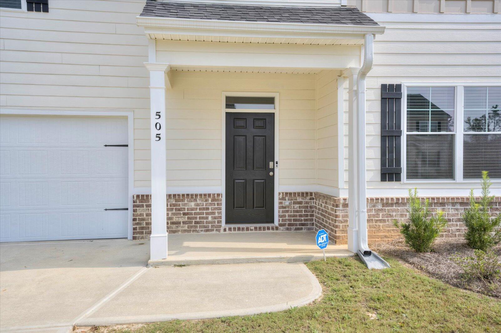 505 Myrtle Crest