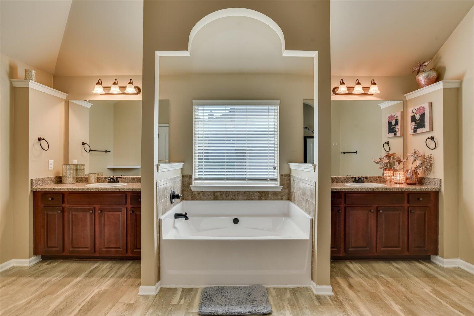 1252 Paramount Court