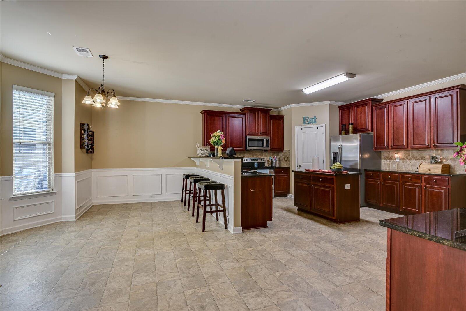 1252 Paramount Court