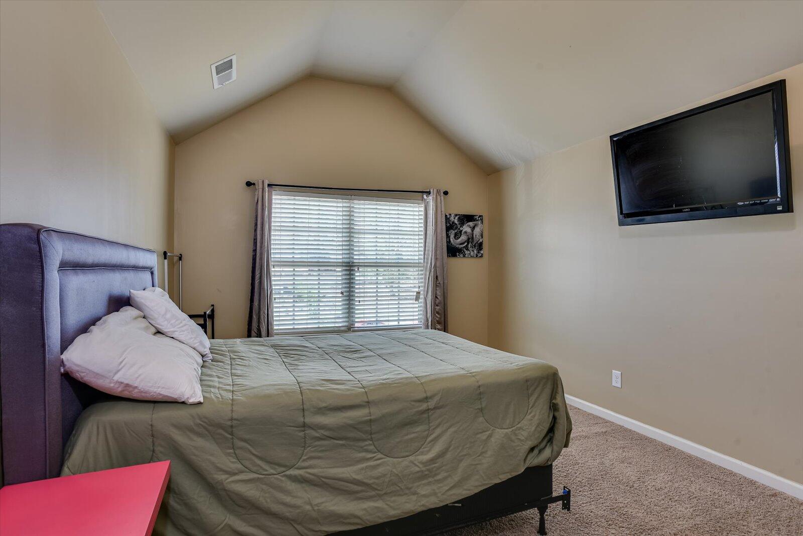 1252 Paramount Court