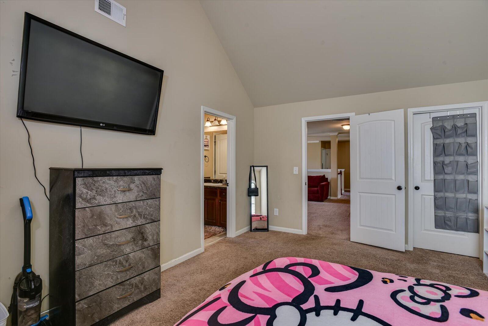 1252 Paramount Court