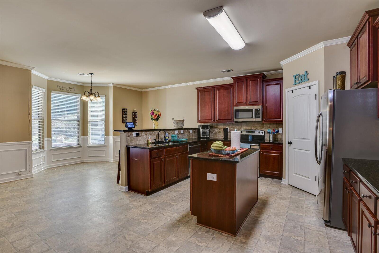 1252 Paramount Court