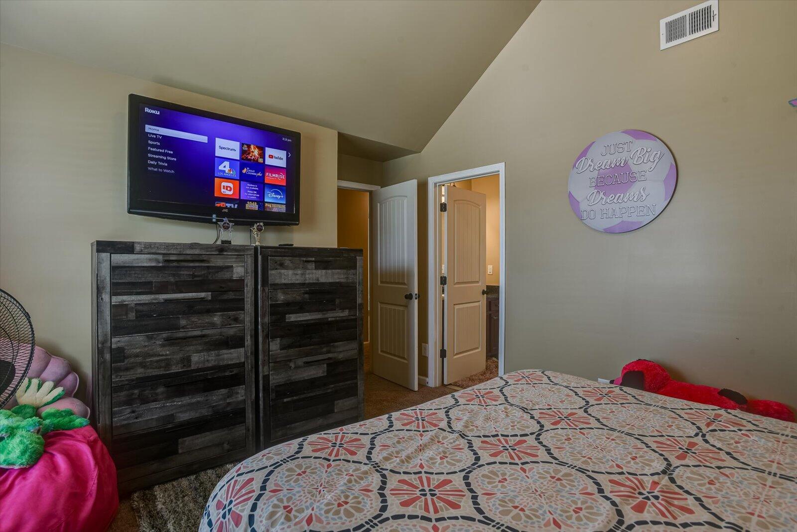 1252 Paramount Court