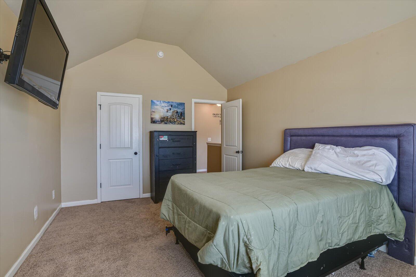 1252 Paramount Court