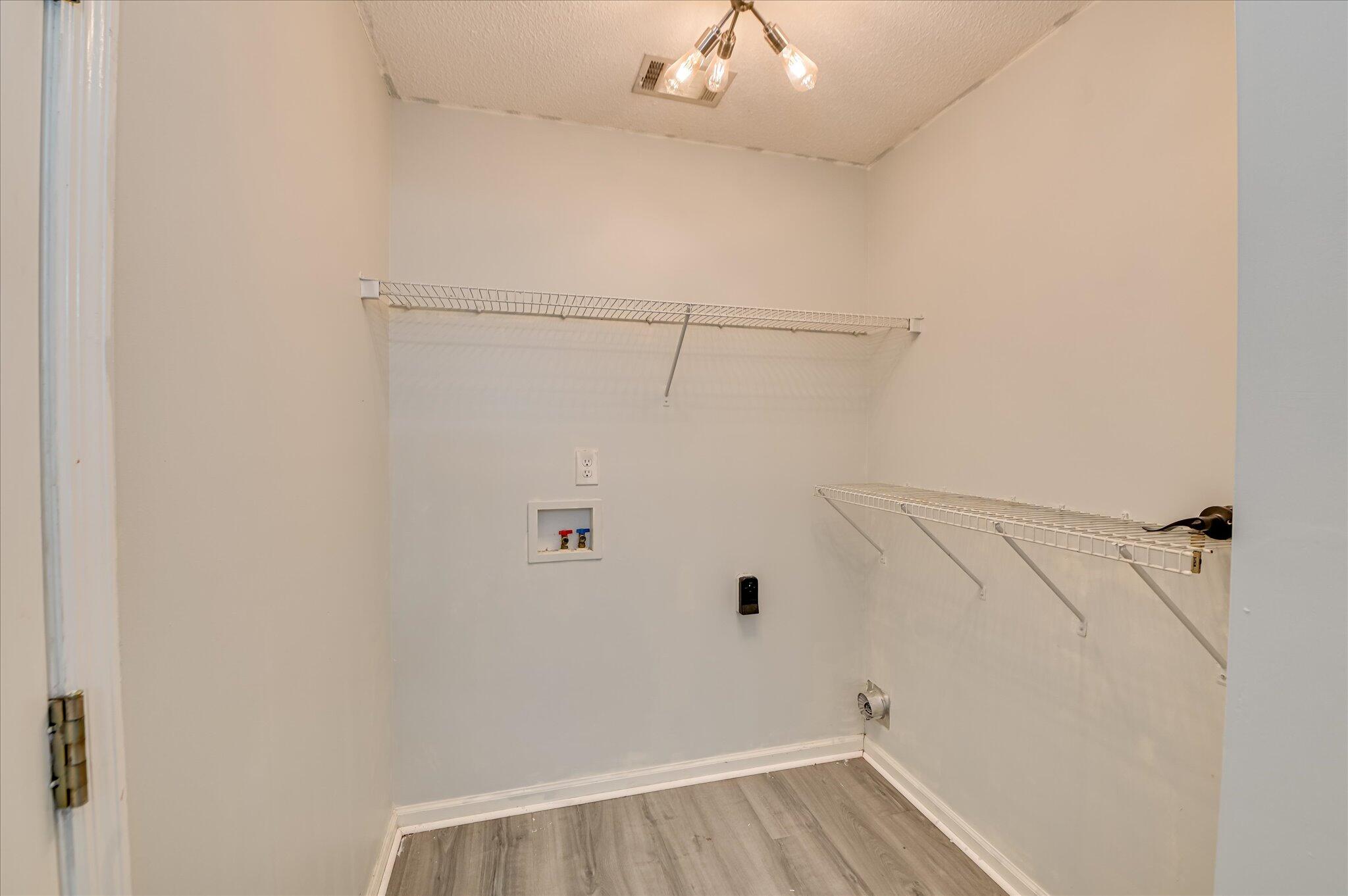 3809 Oxford Drive