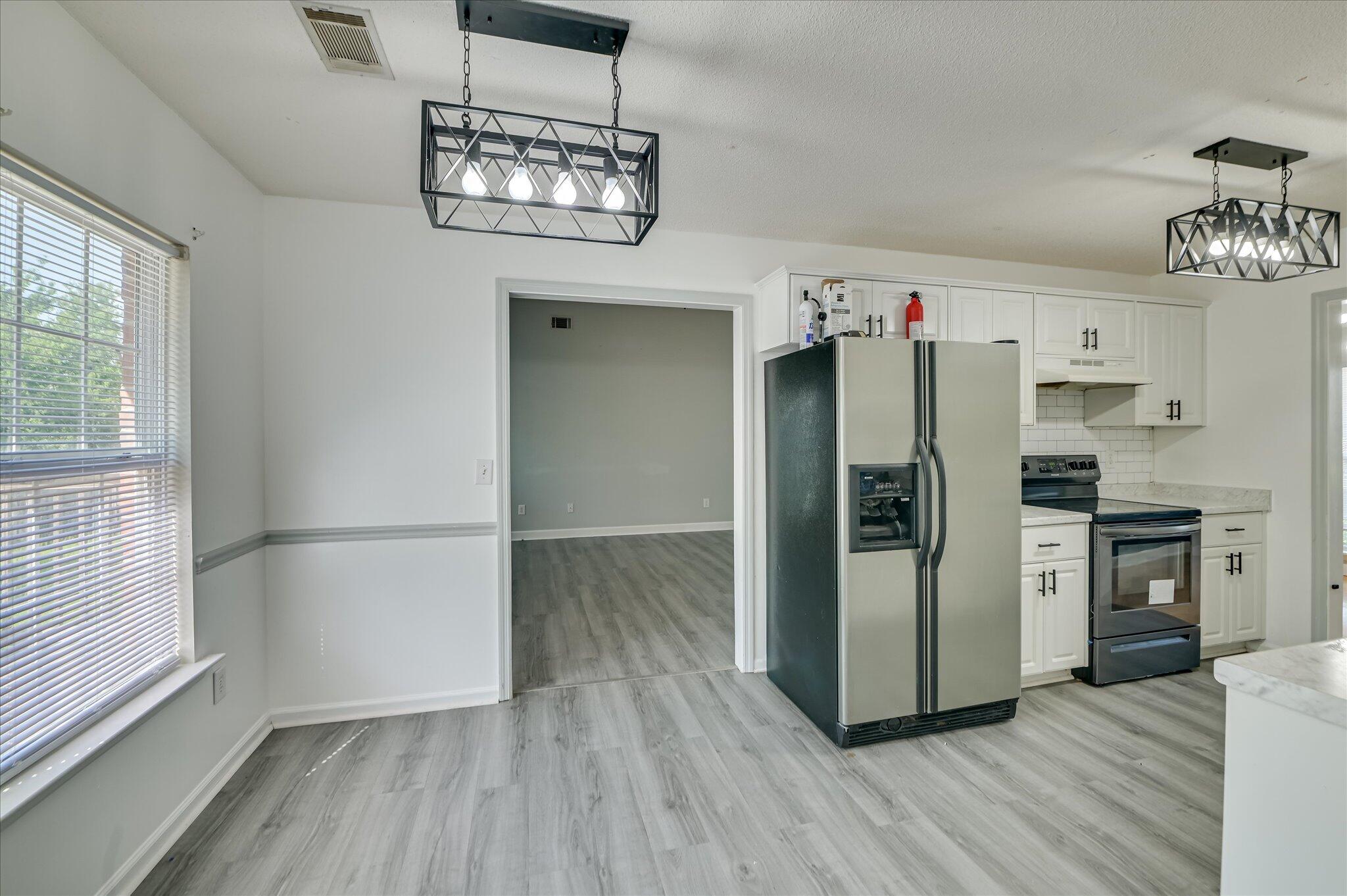 3809 Oxford Drive