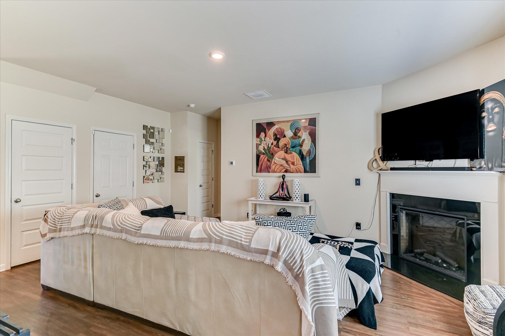 1528 Oglethorpe Drive