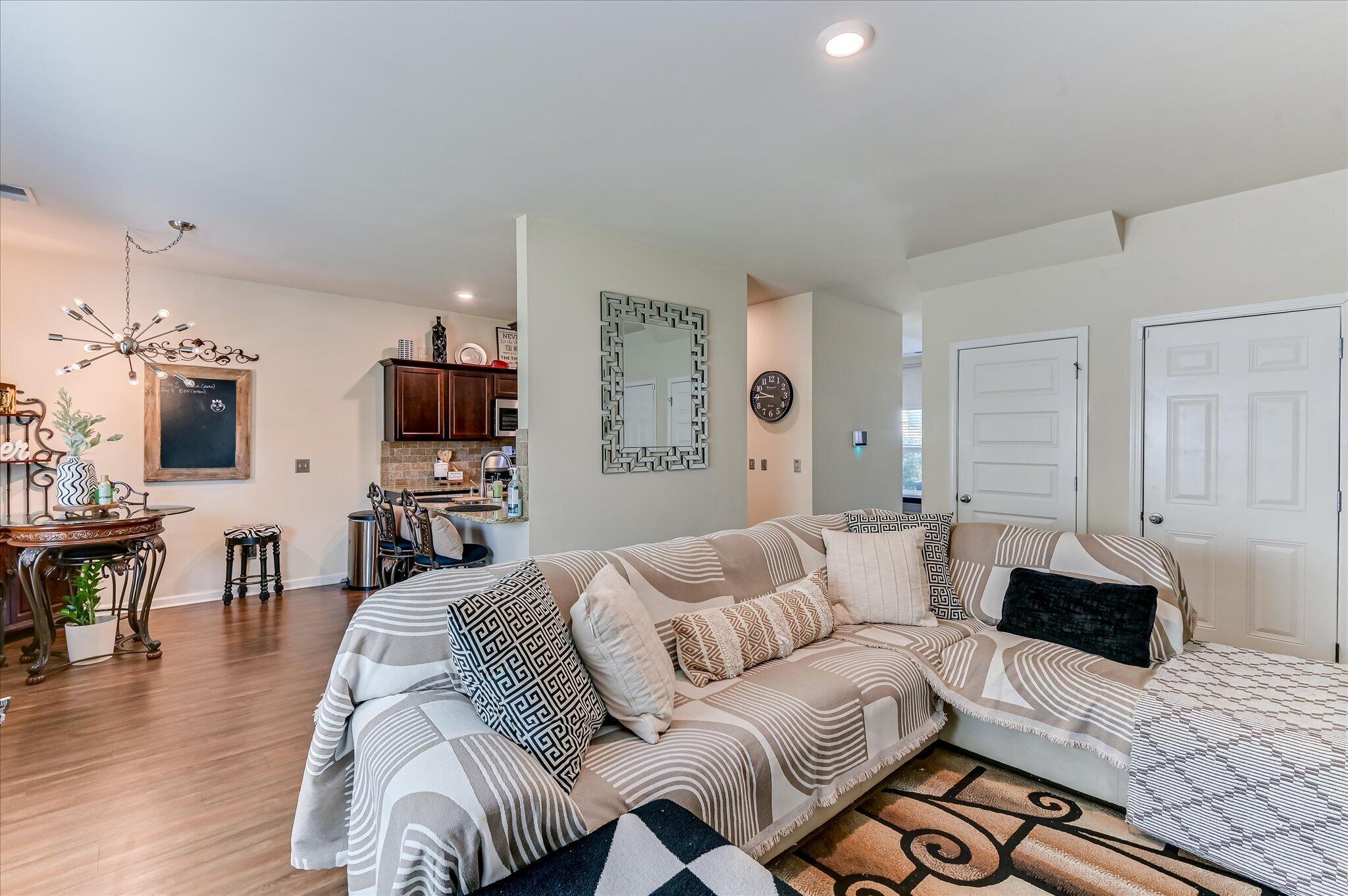 1528 Oglethorpe Drive