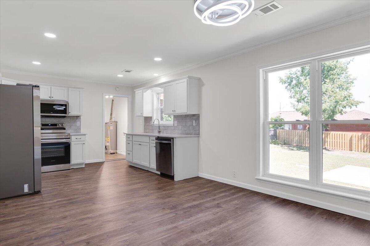 3936 Ellen Street