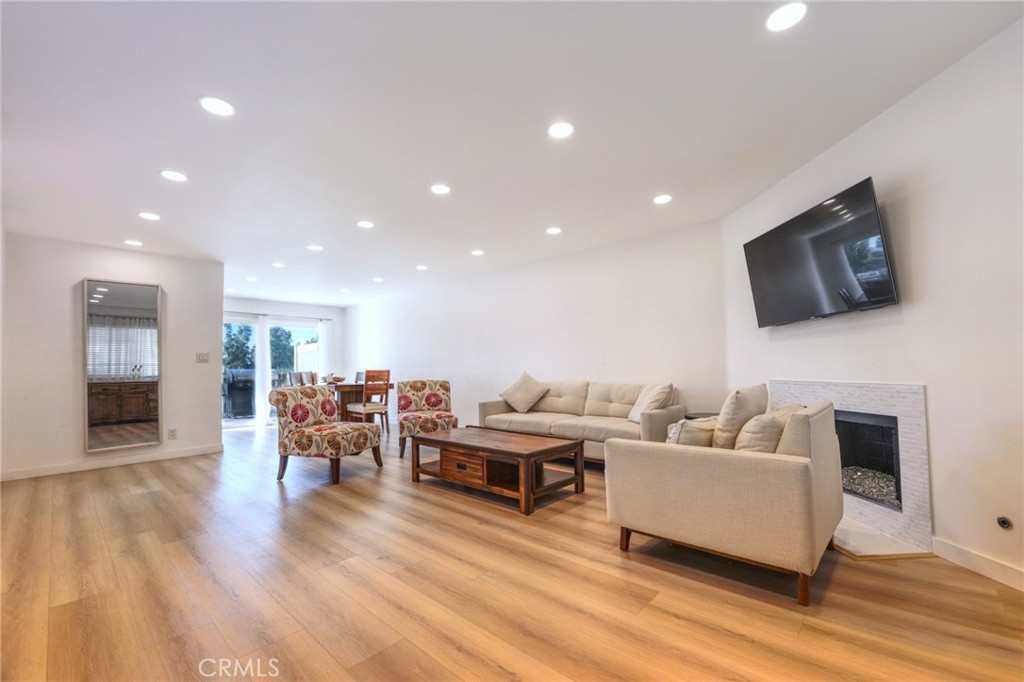 9325 Sunland Park