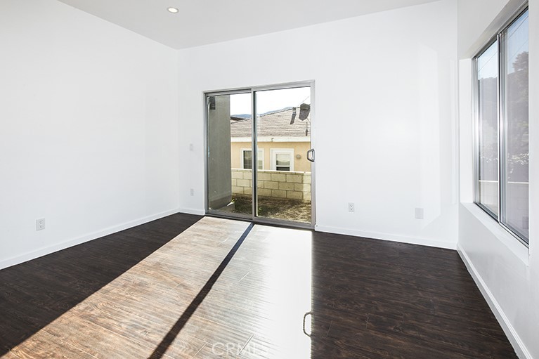 3240 Montrose Avenue