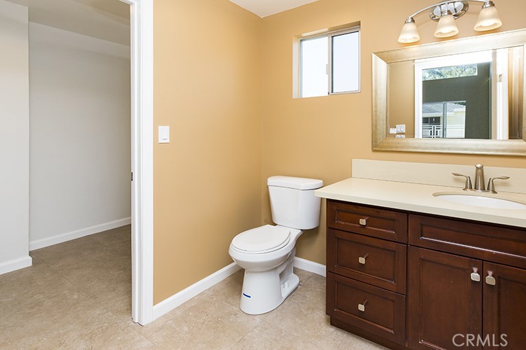 3240 Montrose Avenue