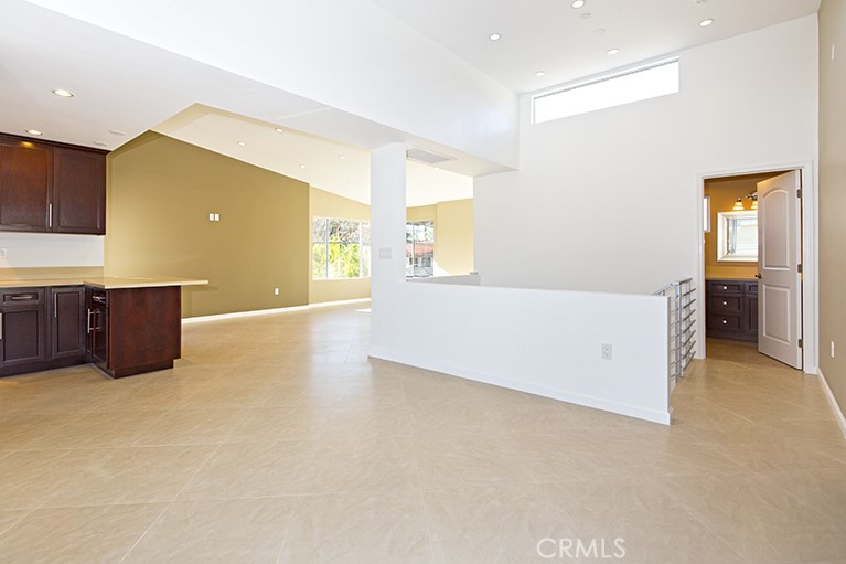 3240 Montrose Avenue