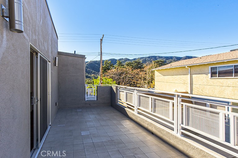 3240 Montrose Avenue