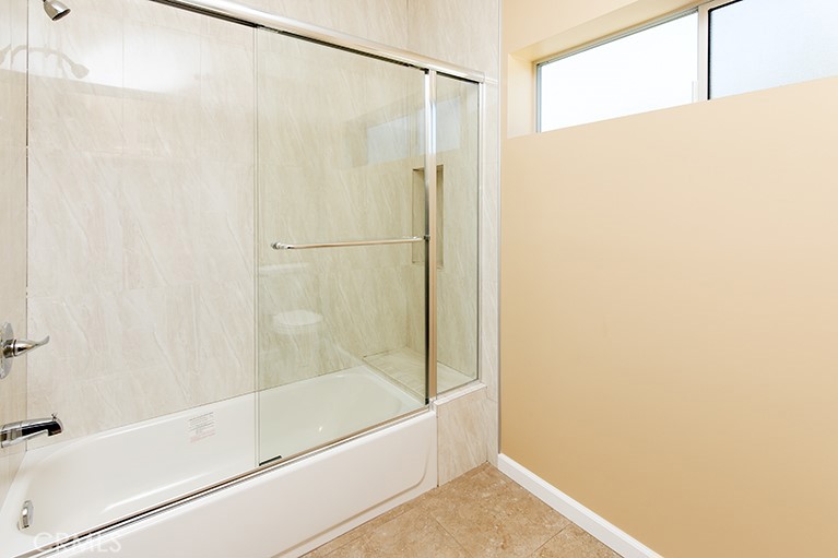 3240 Montrose Avenue