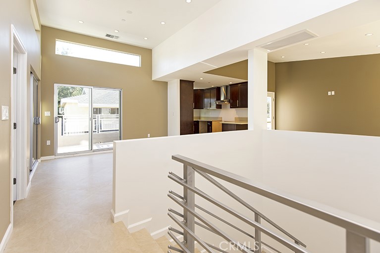 3240 Montrose Avenue