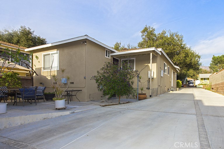 3238 Montrose