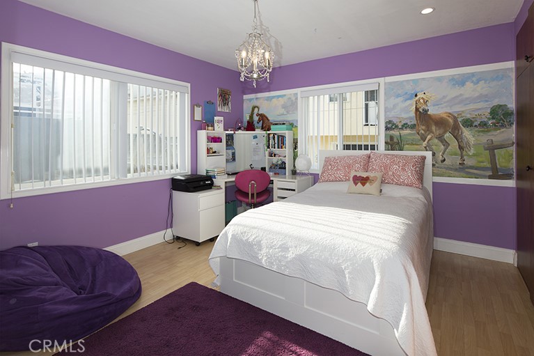 3238 Montrose