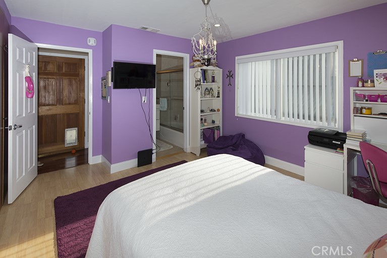 3238 Montrose