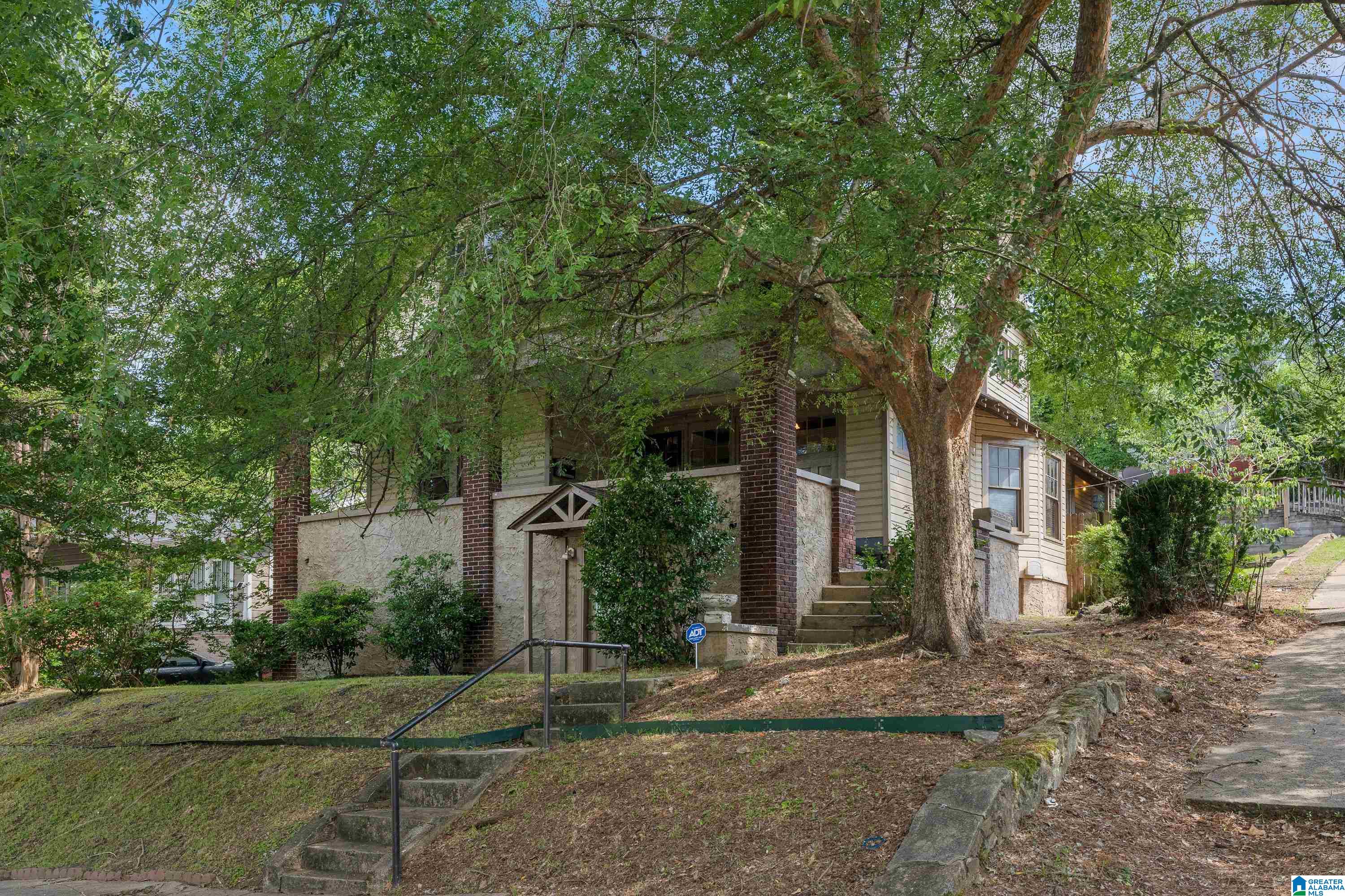 1301 13TH AVENUE S