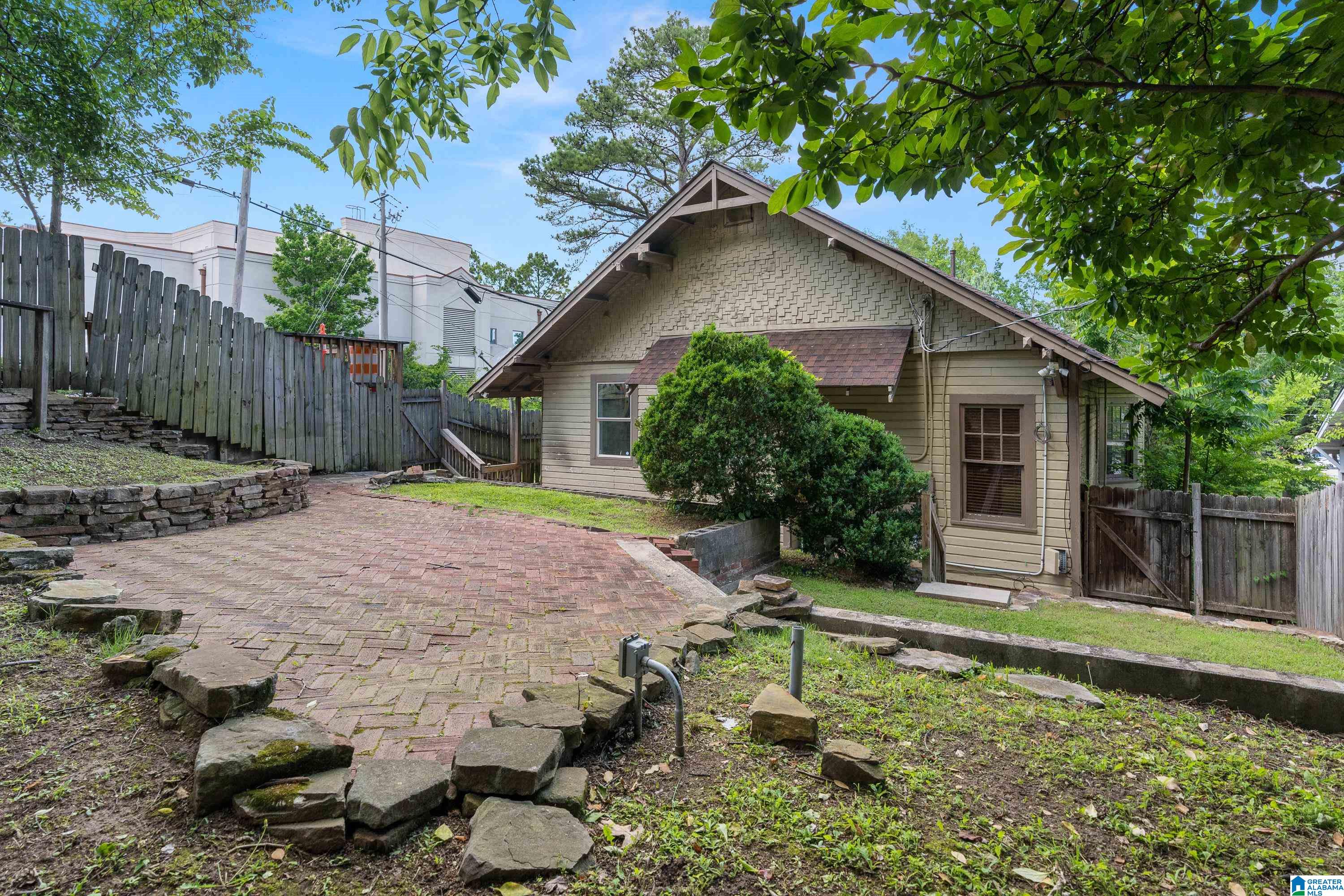 1301 13TH AVENUE S