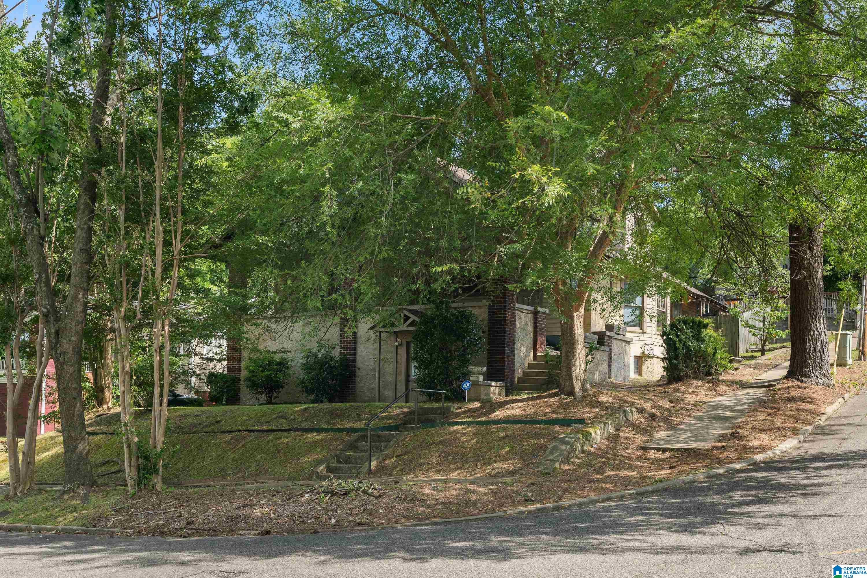 1301 13TH AVENUE S