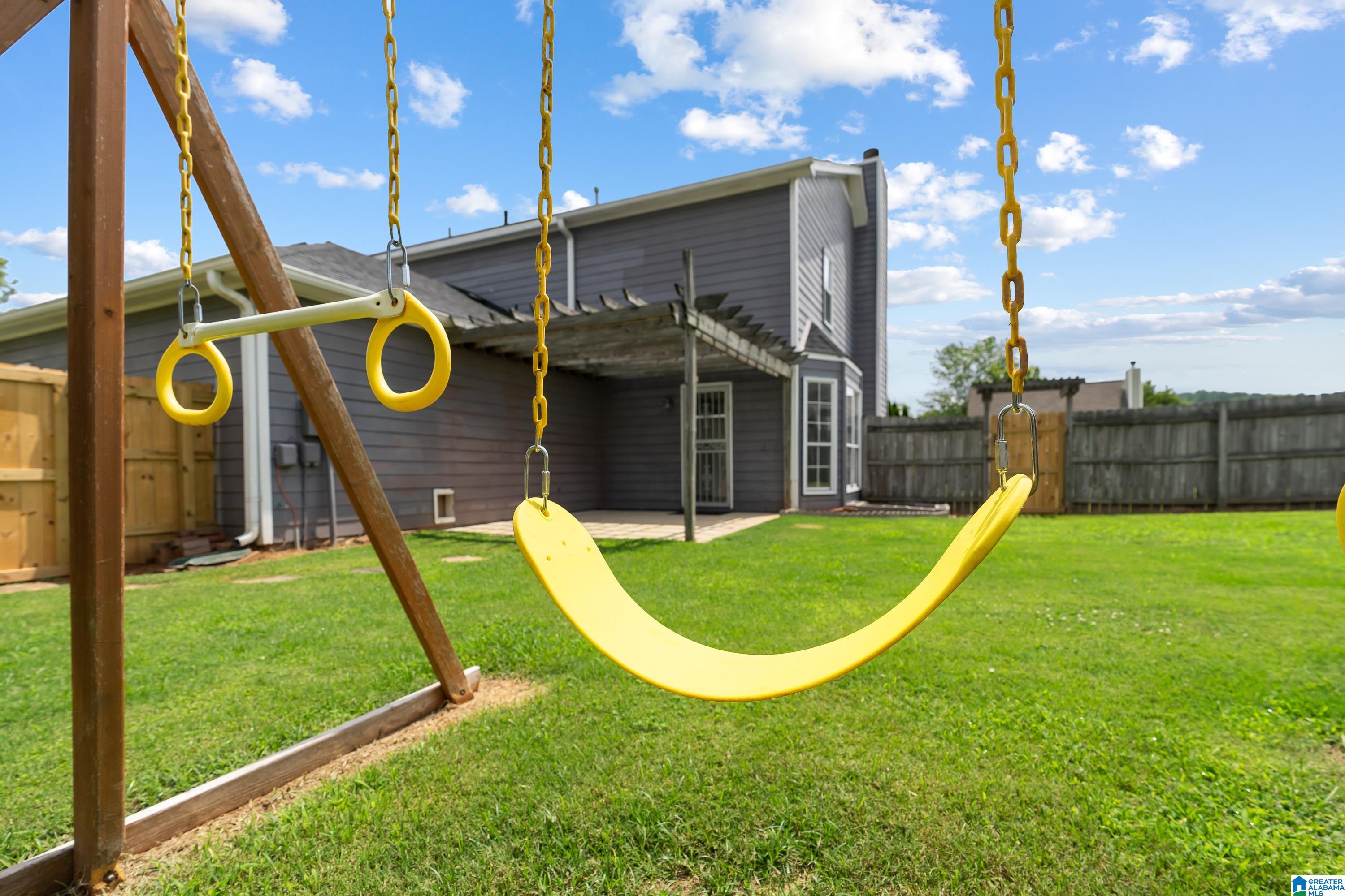 121 STONEHAVEN TRAIL