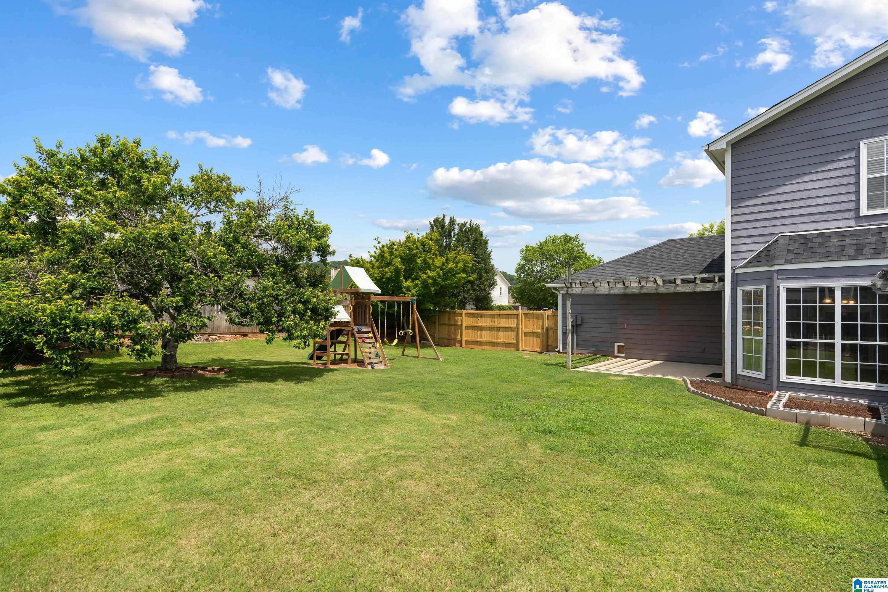 121 STONEHAVEN TRAIL