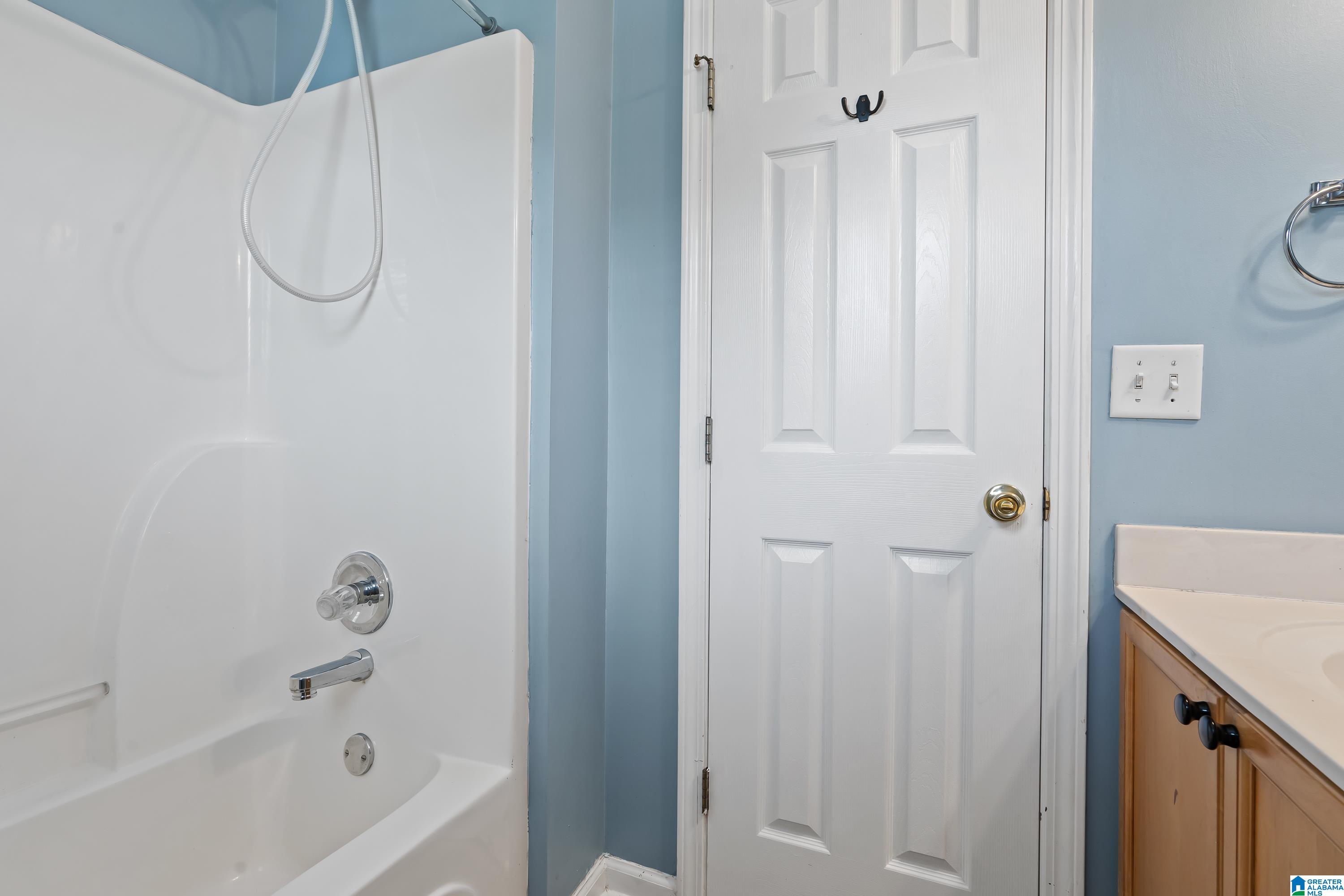 121 STONEHAVEN TRAIL