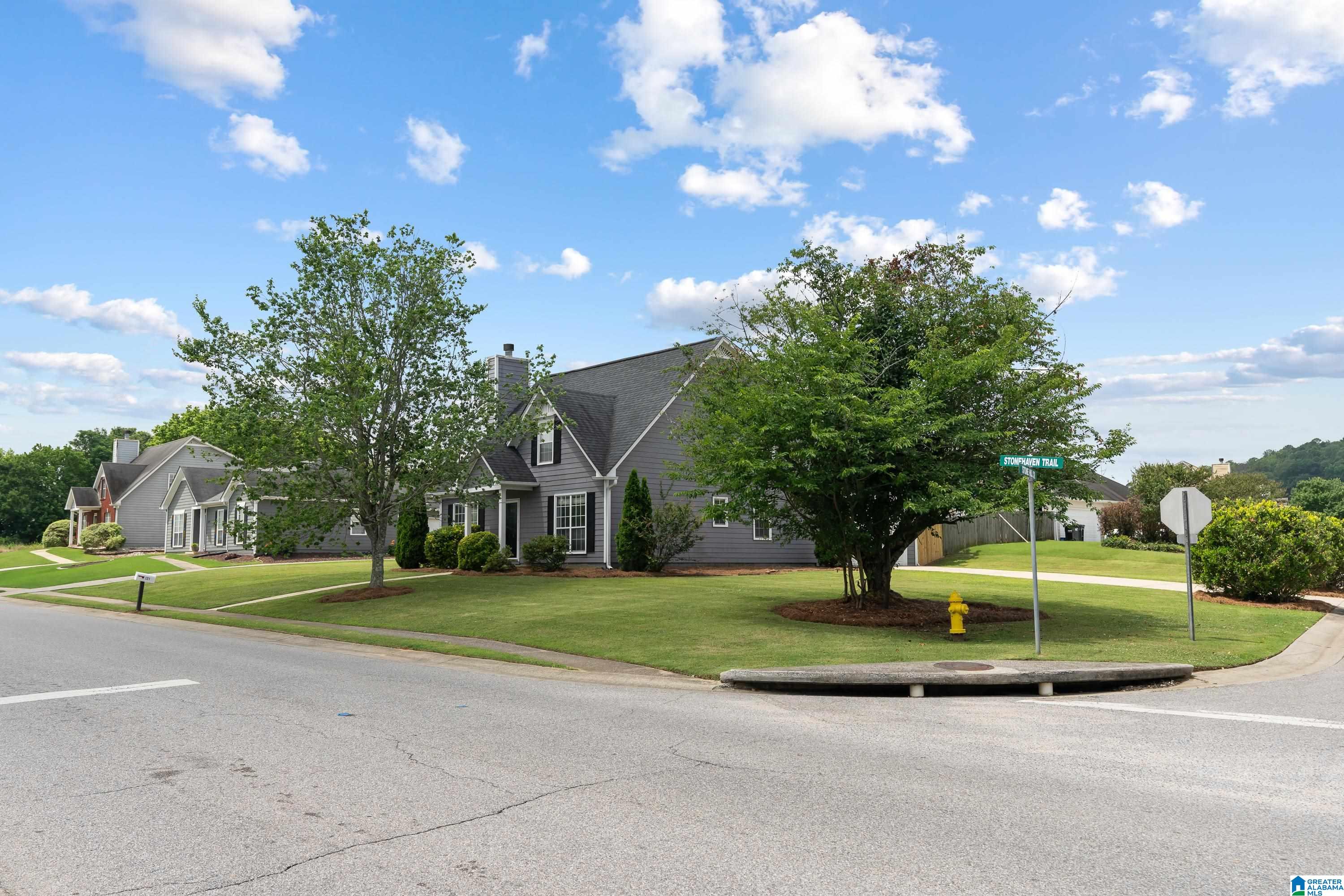 121 STONEHAVEN TRAIL