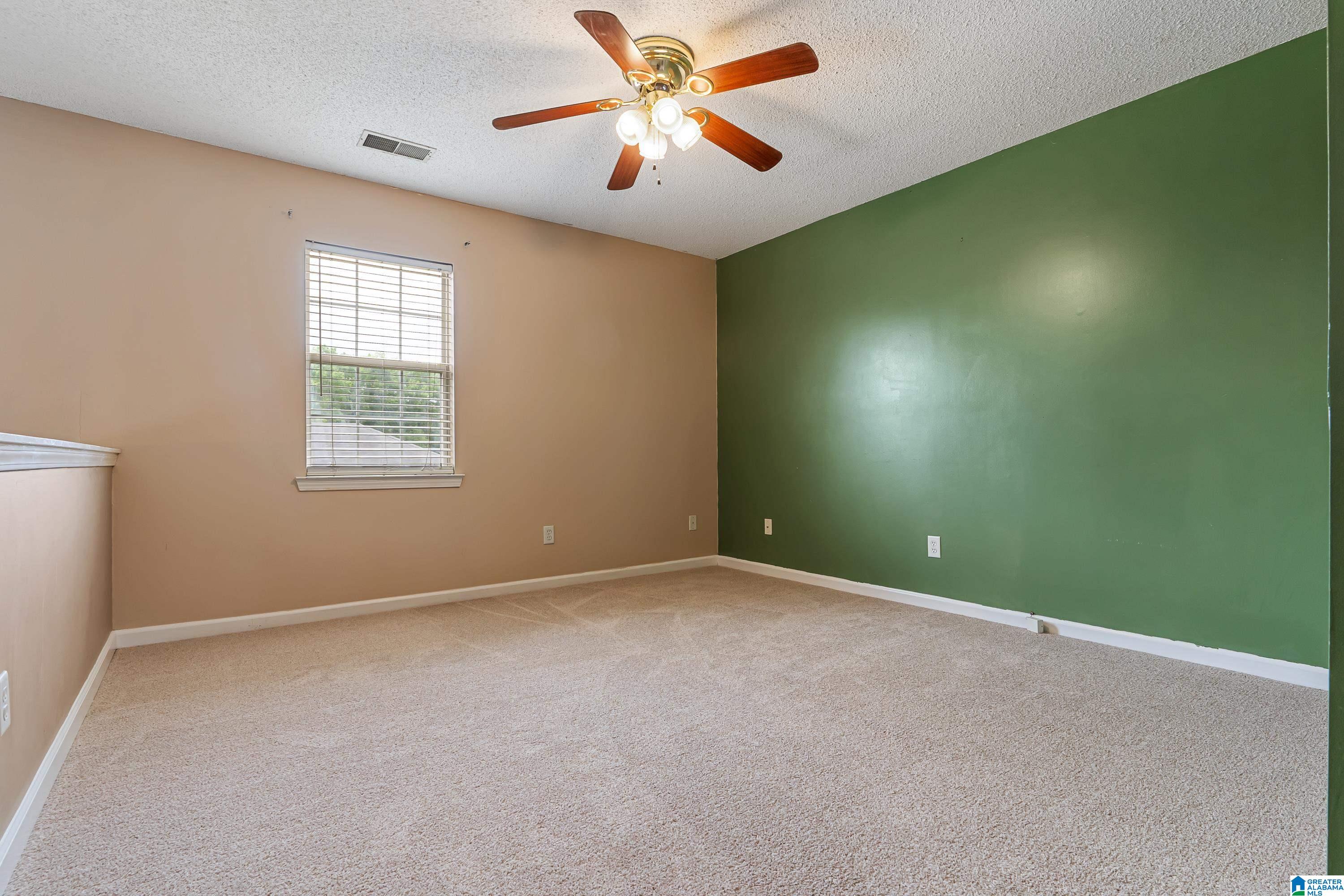 121 STONEHAVEN TRAIL