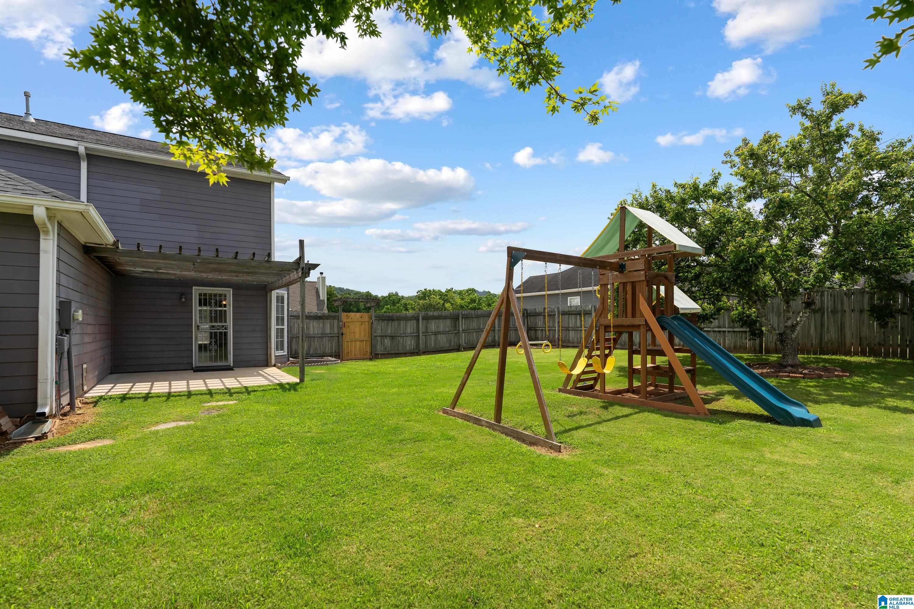 121 STONEHAVEN TRAIL
