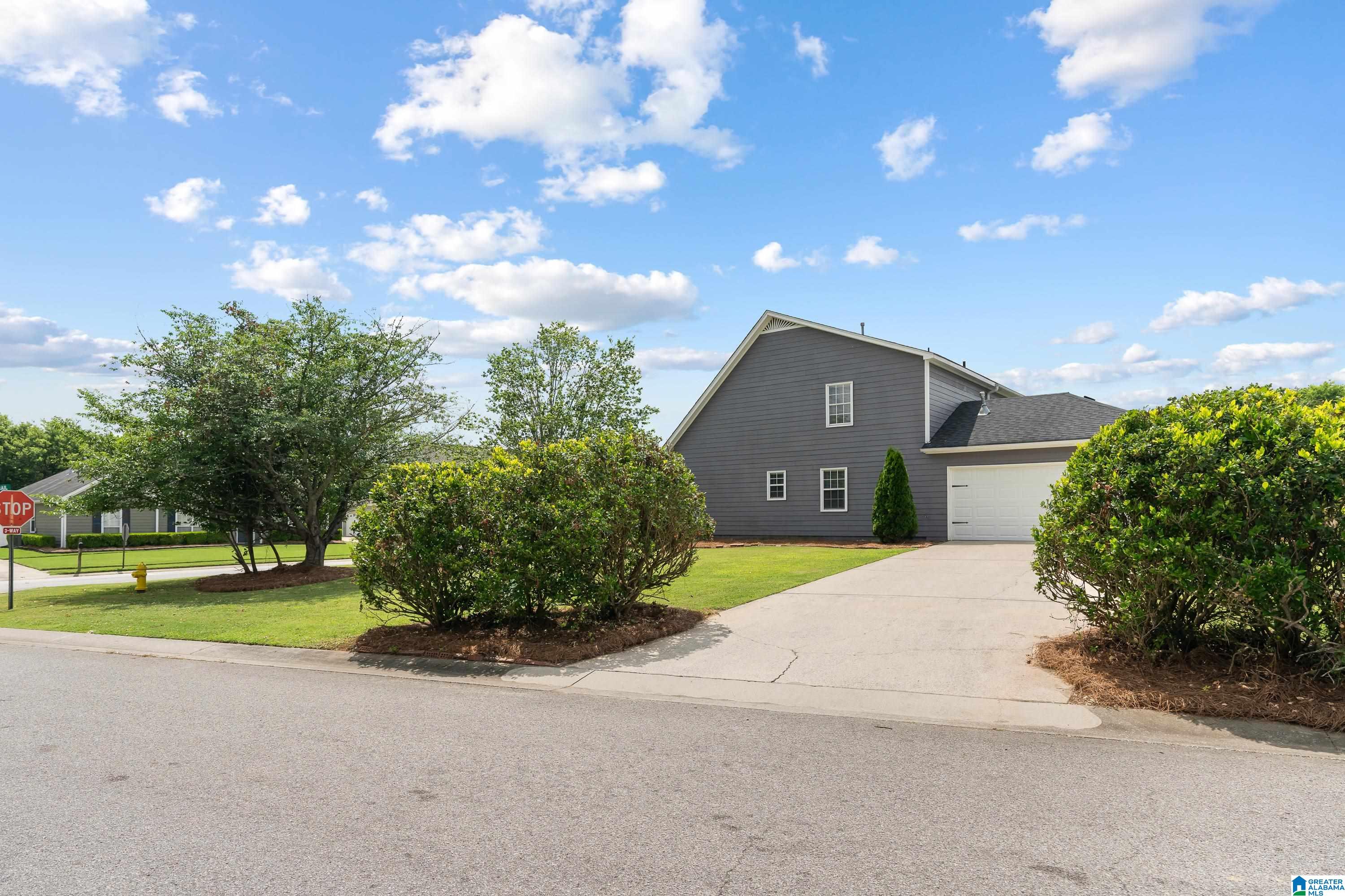 121 STONEHAVEN TRAIL