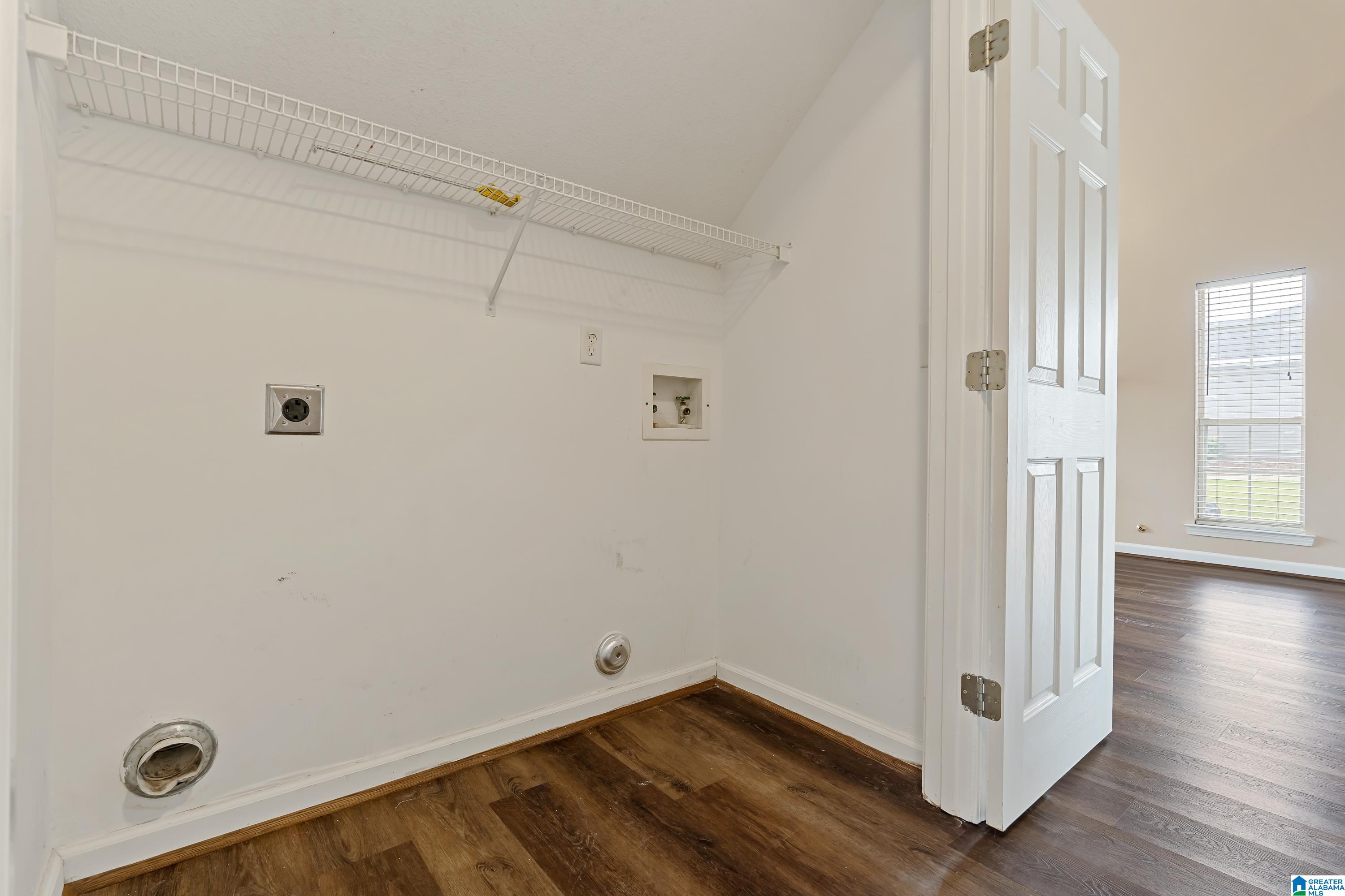 121 STONEHAVEN TRAIL
