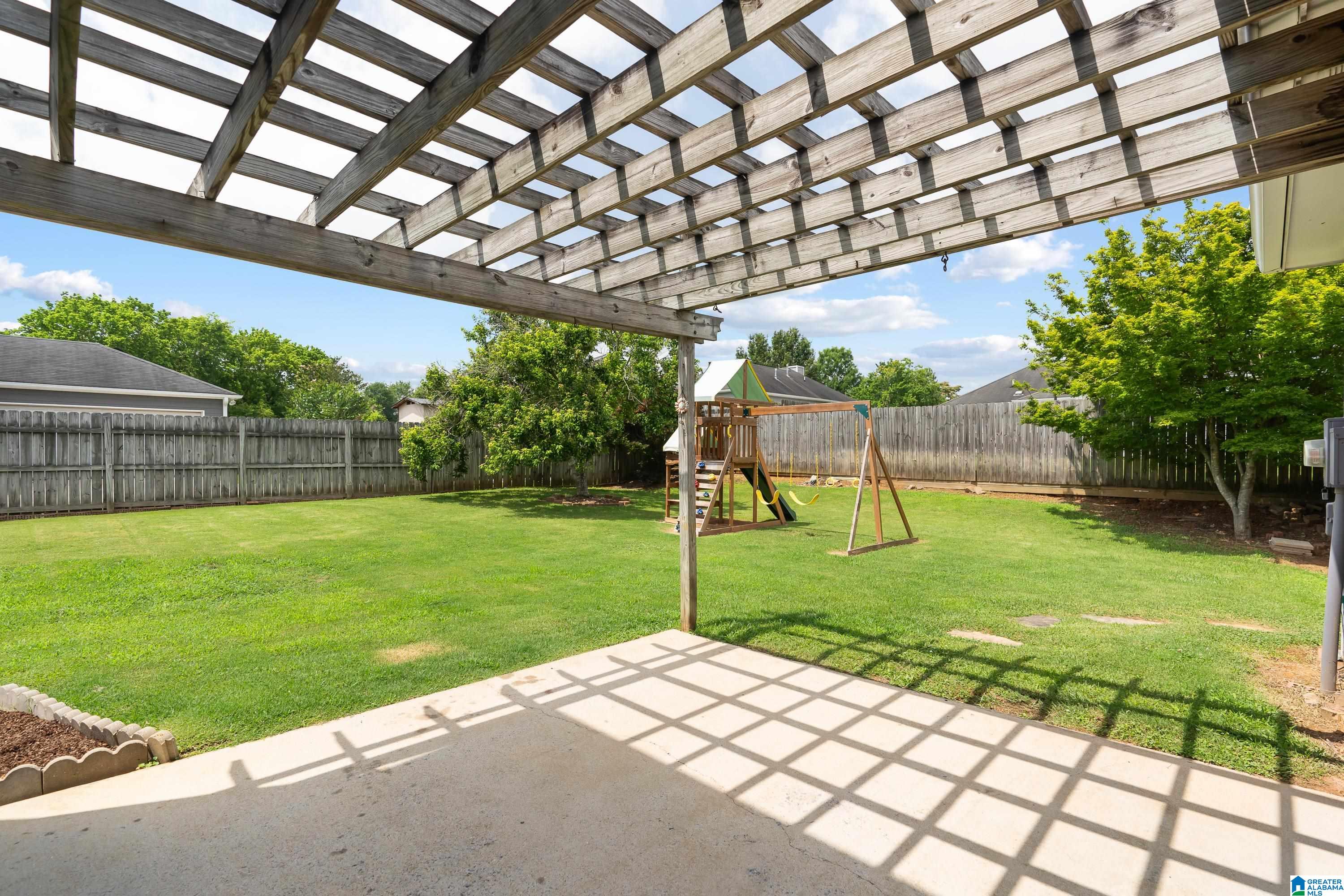 121 STONEHAVEN TRAIL