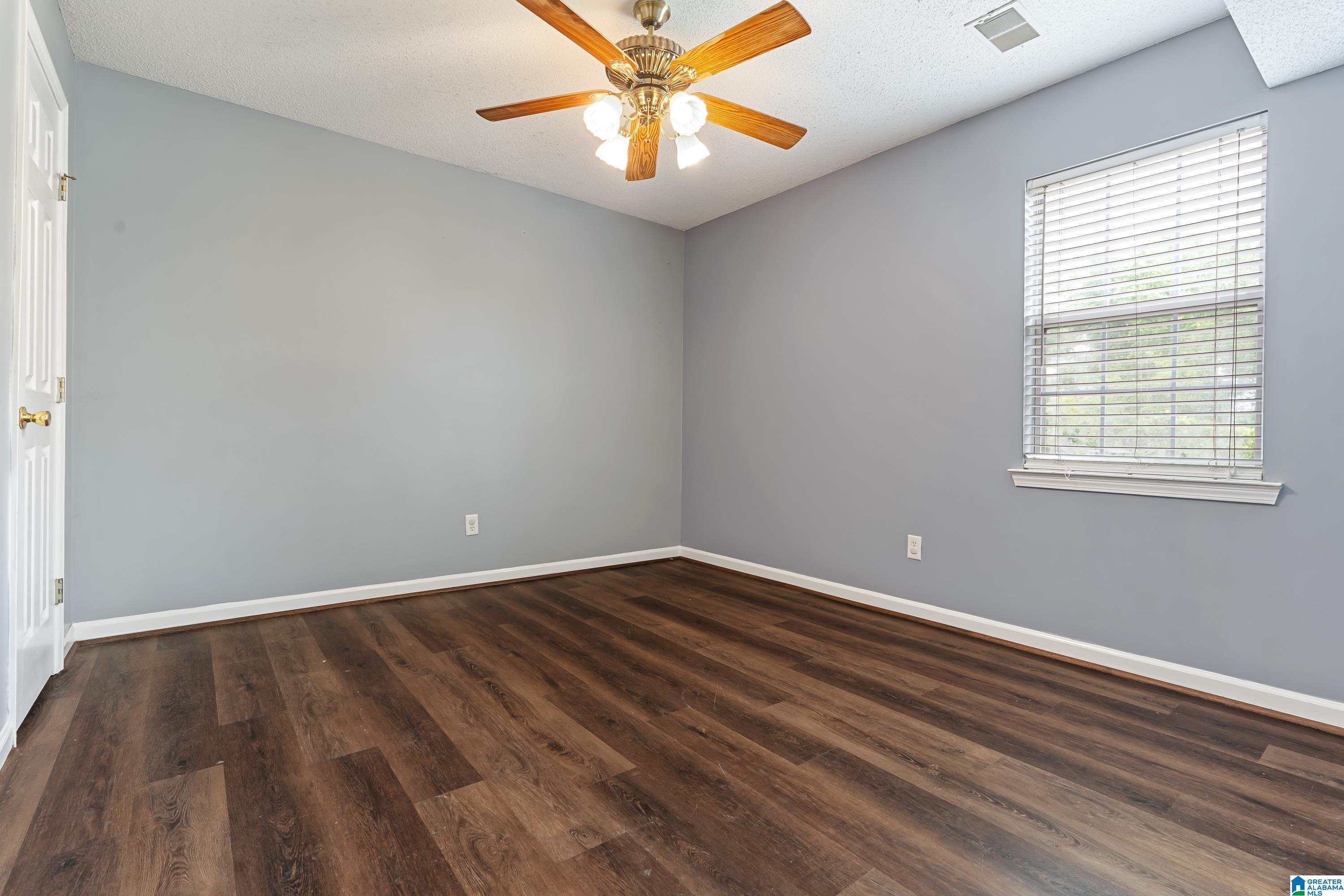 121 STONEHAVEN TRAIL