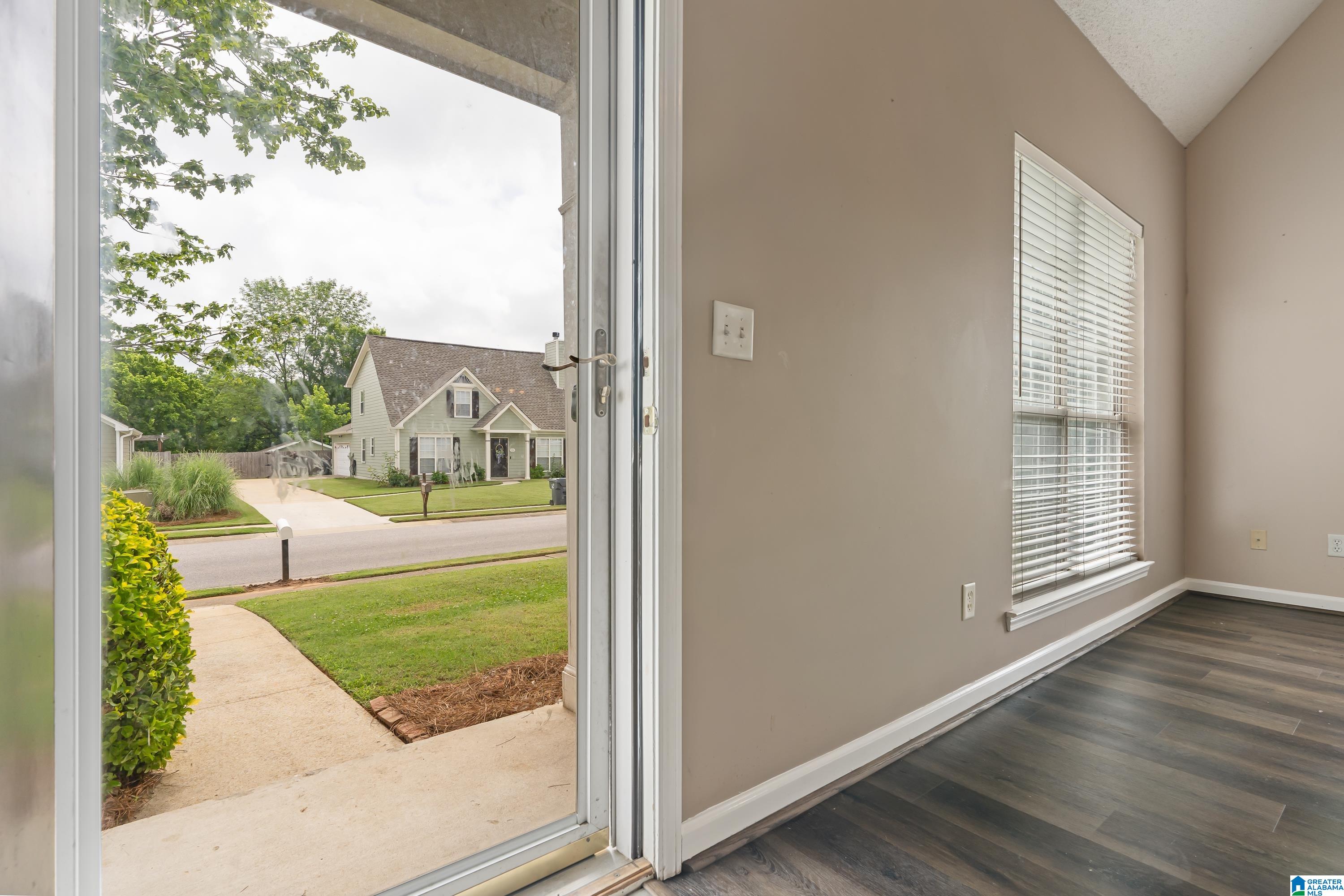 121 STONEHAVEN TRAIL