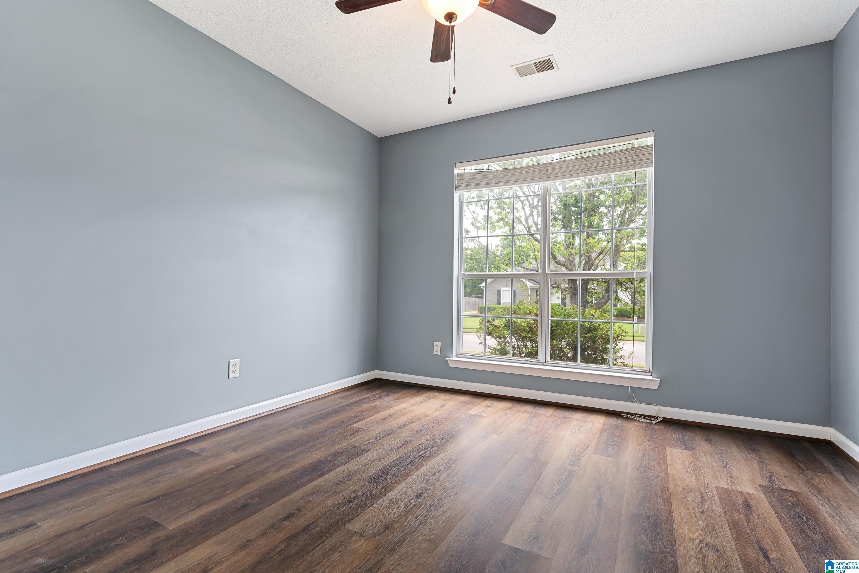 121 STONEHAVEN TRAIL