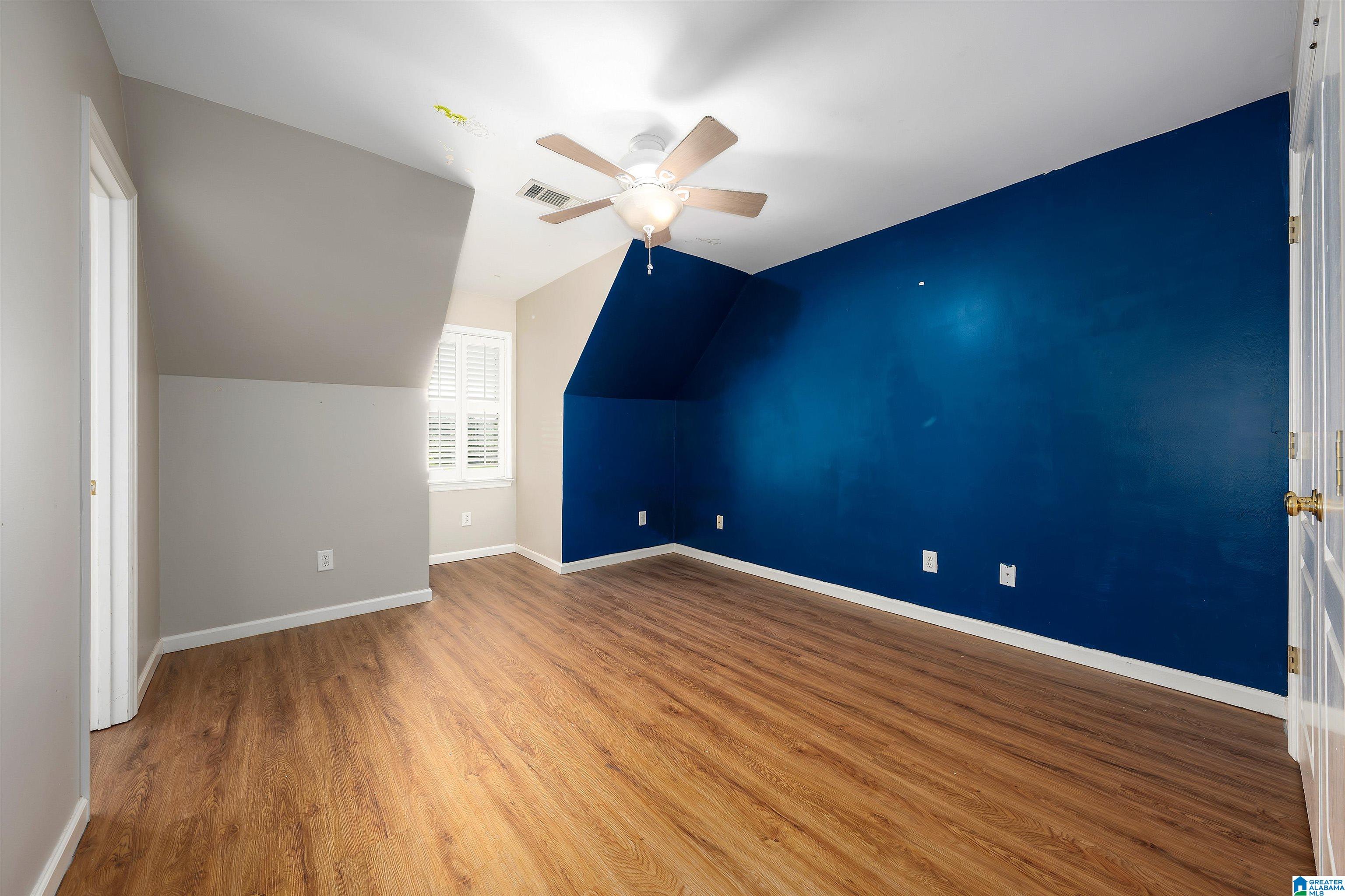 5040 KNOLL VIEW CIRCLE