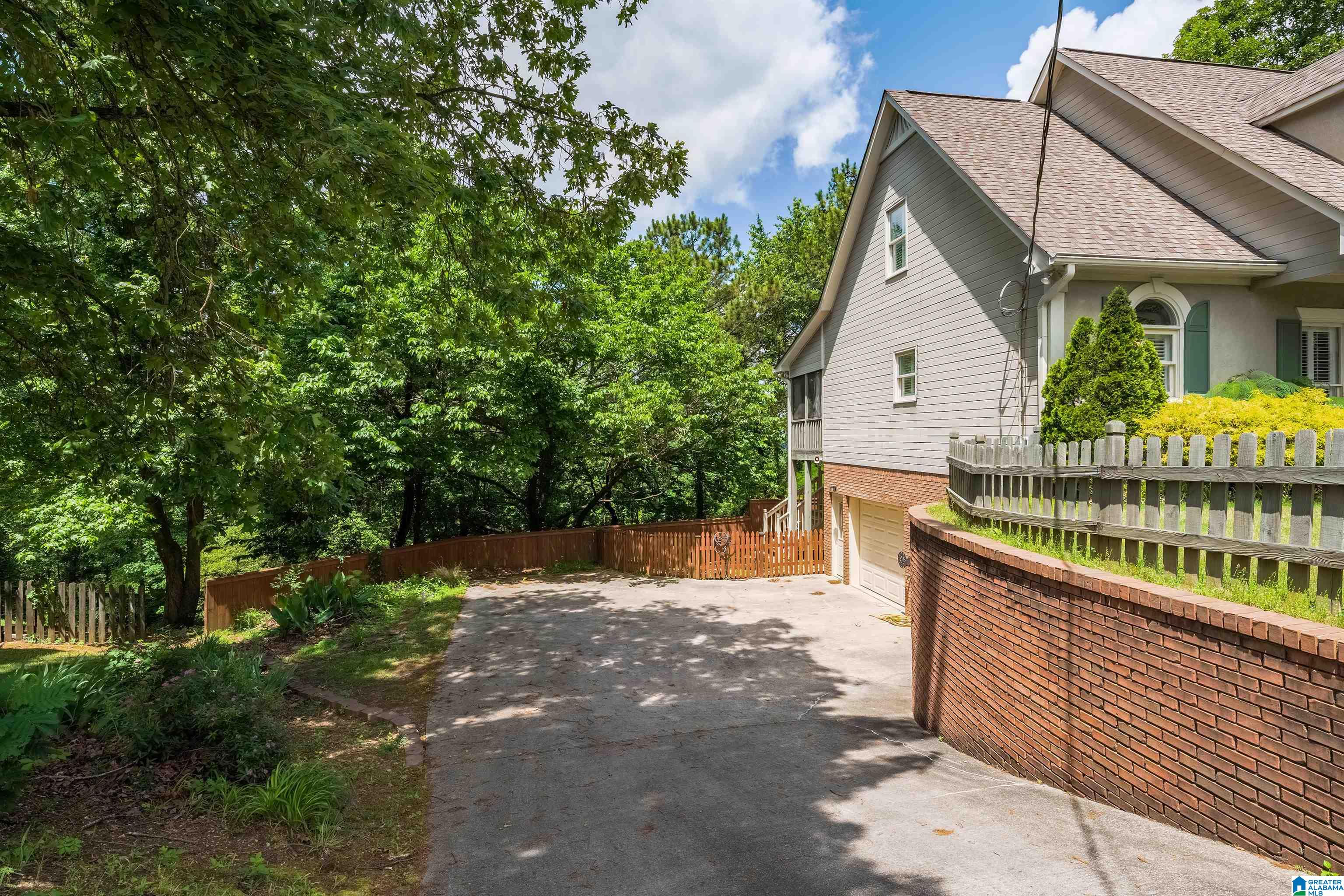 5040 KNOLL VIEW CIRCLE