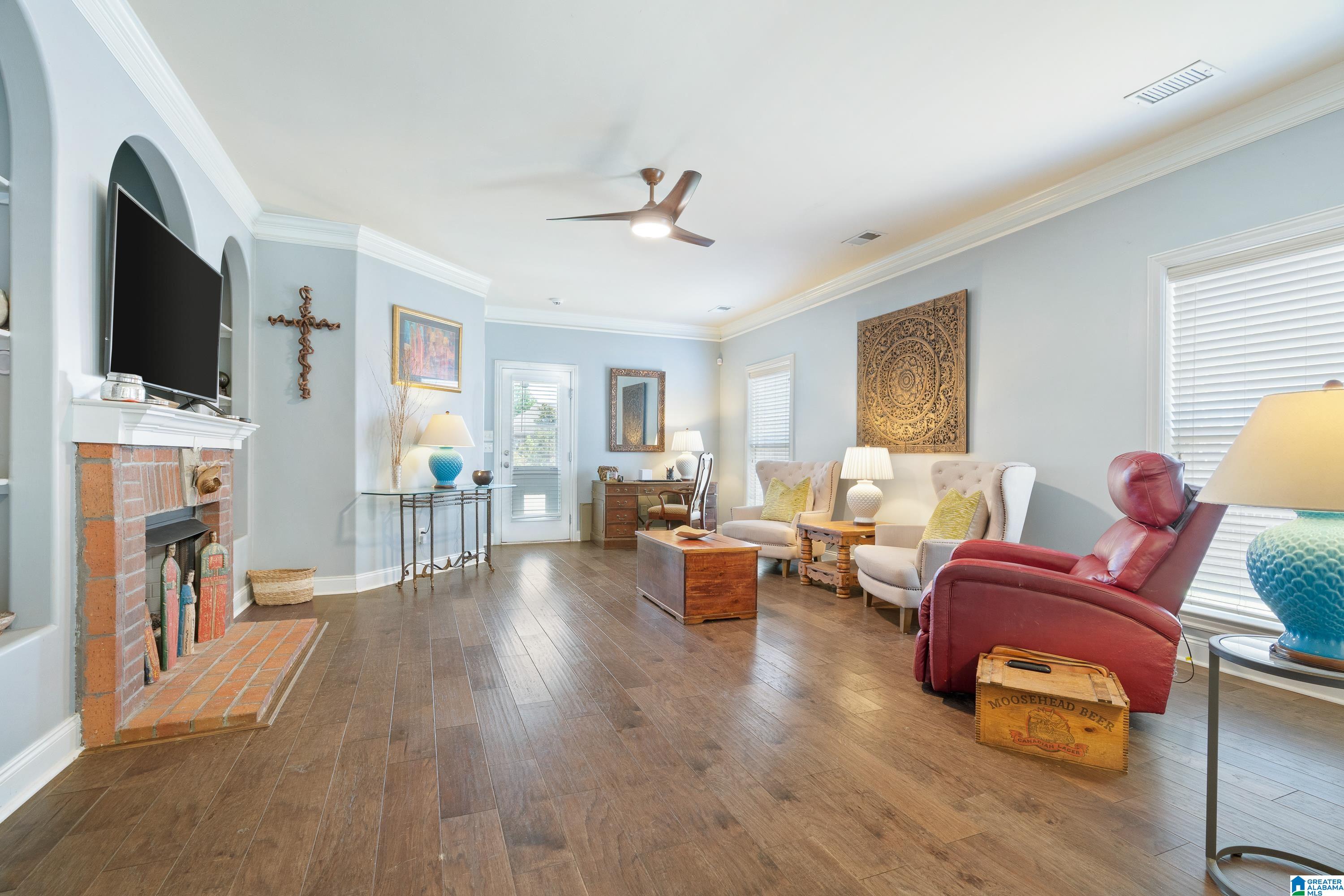 213 VINEYARD LANE