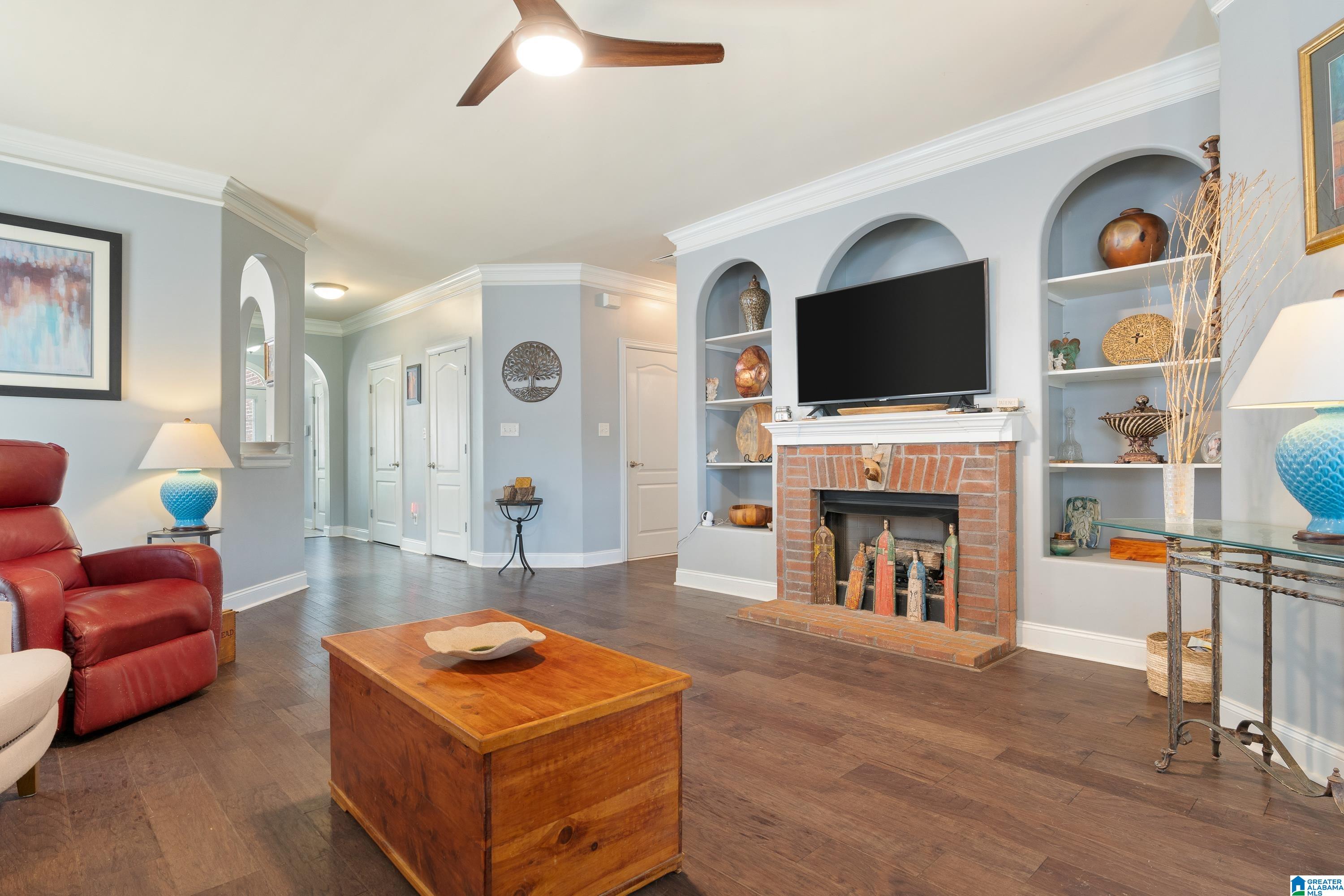 213 VINEYARD LANE