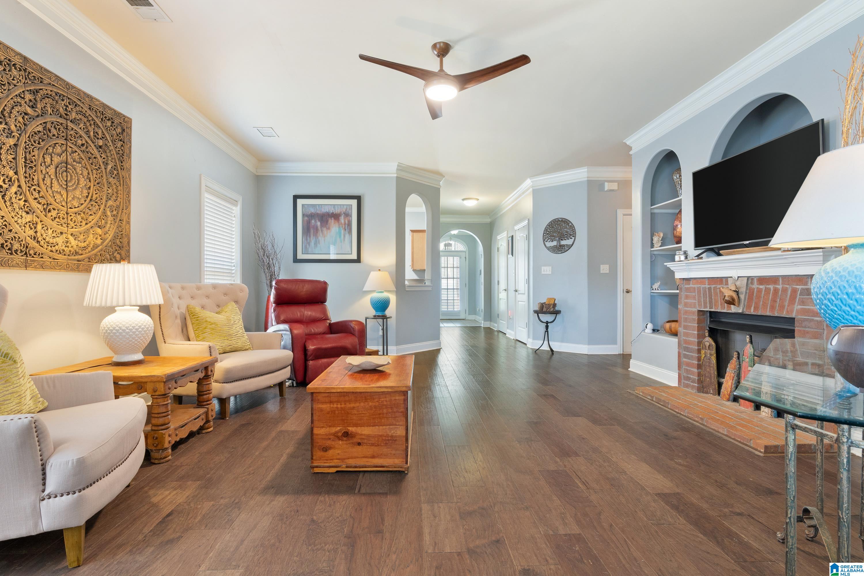 213 VINEYARD LANE