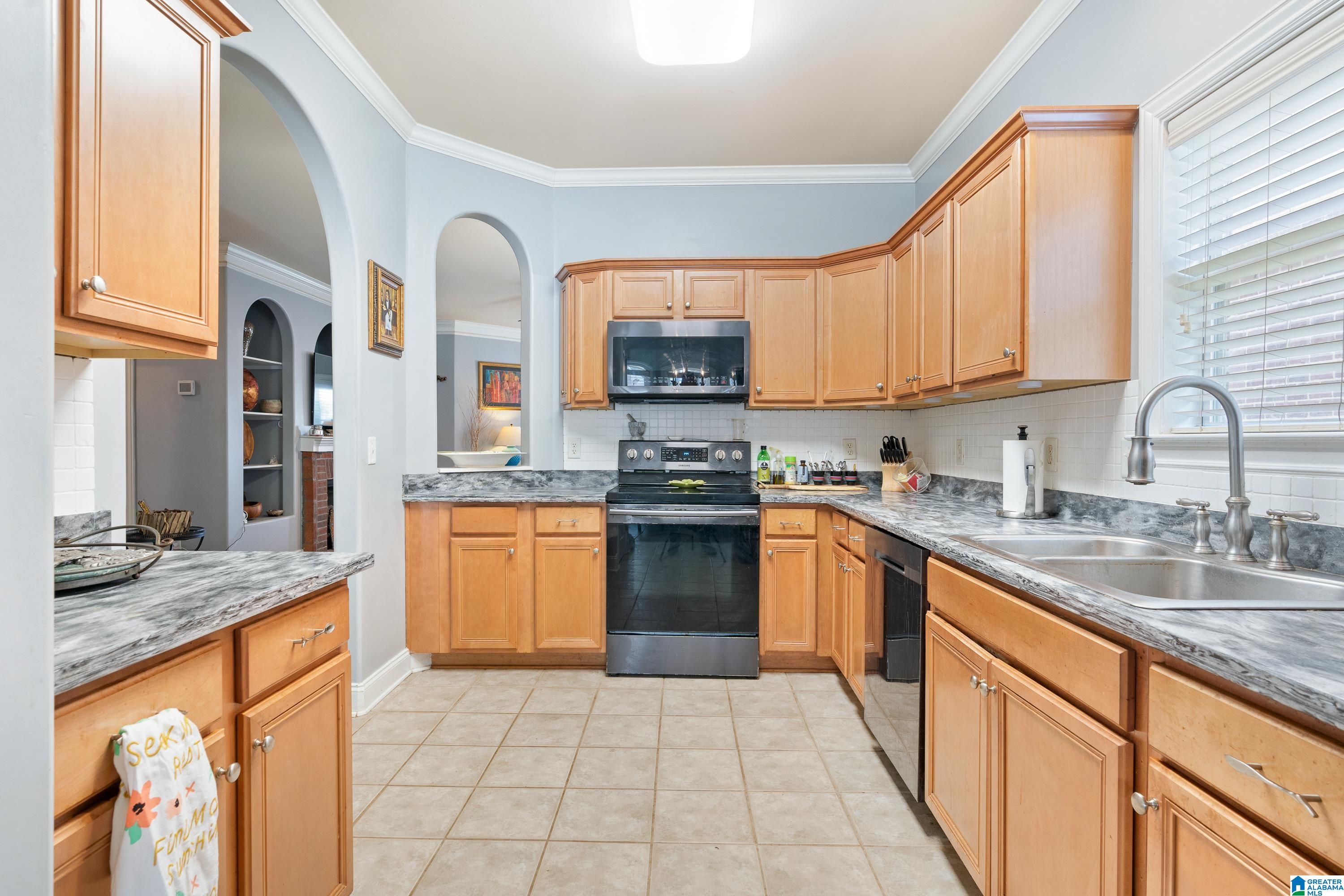 213 VINEYARD LANE