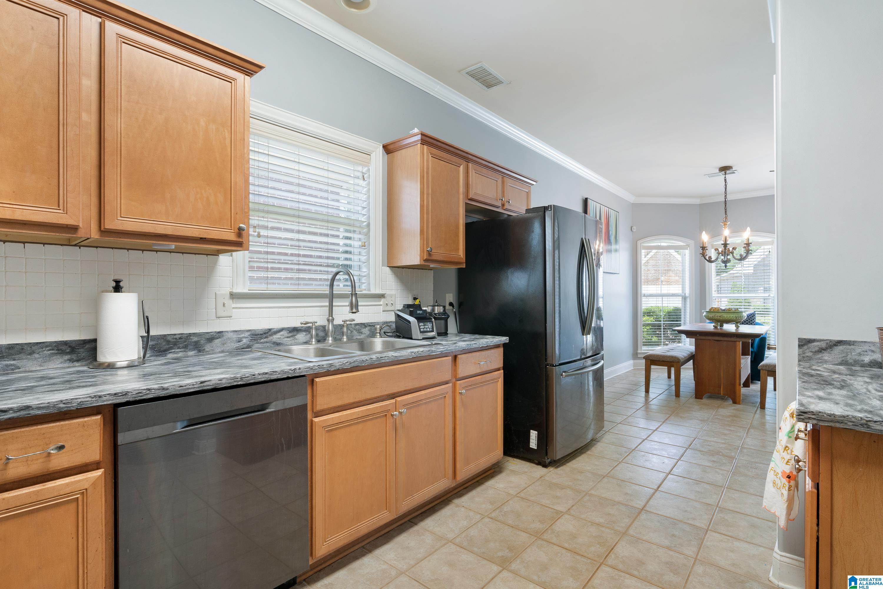 213 VINEYARD LANE