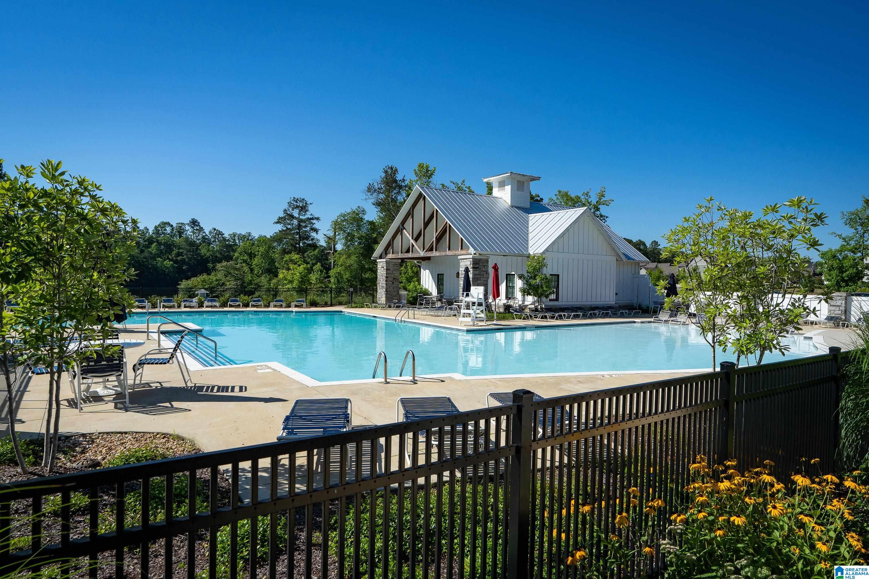 2260 BLACK CREEK CROSSING